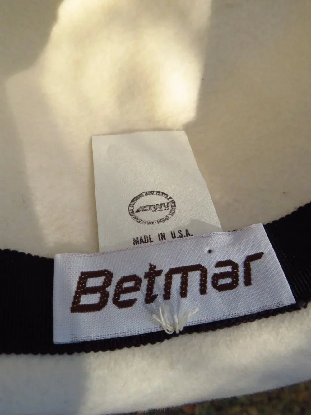 Womans Vintage 100% wool Hat Betmar Made USA
